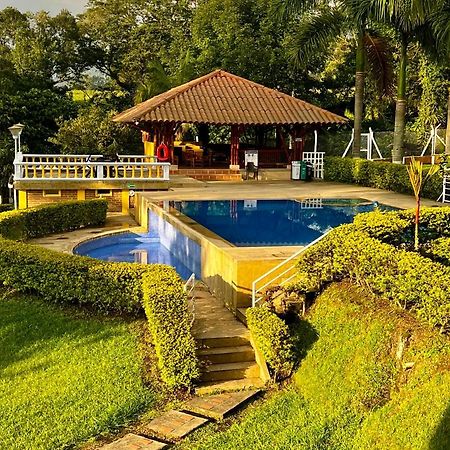 Hotel Casa Confort Santa Rosa de Cabal Bagian luar foto