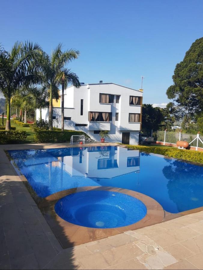 Hotel Casa Confort Santa Rosa de Cabal Bagian luar foto