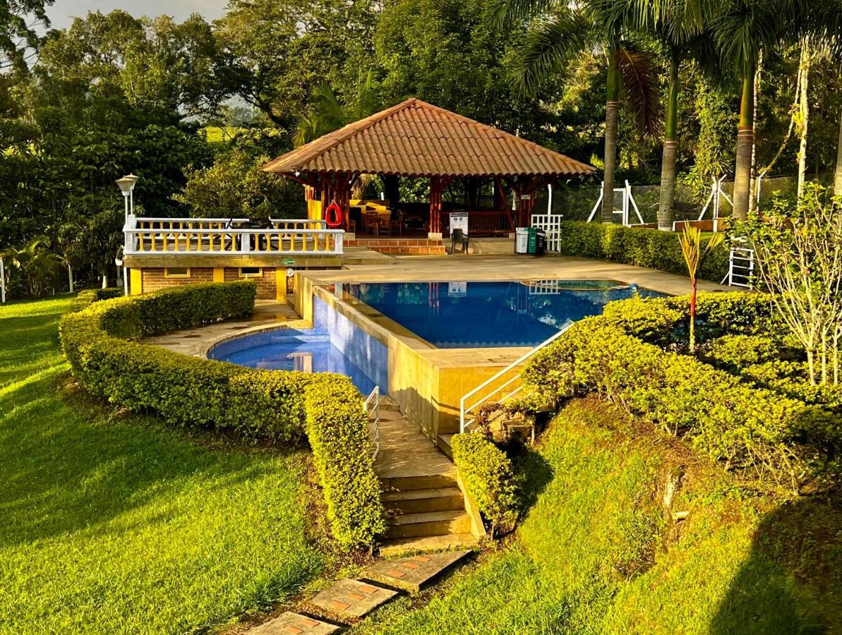 Hotel Casa Confort Santa Rosa de Cabal Bagian luar foto