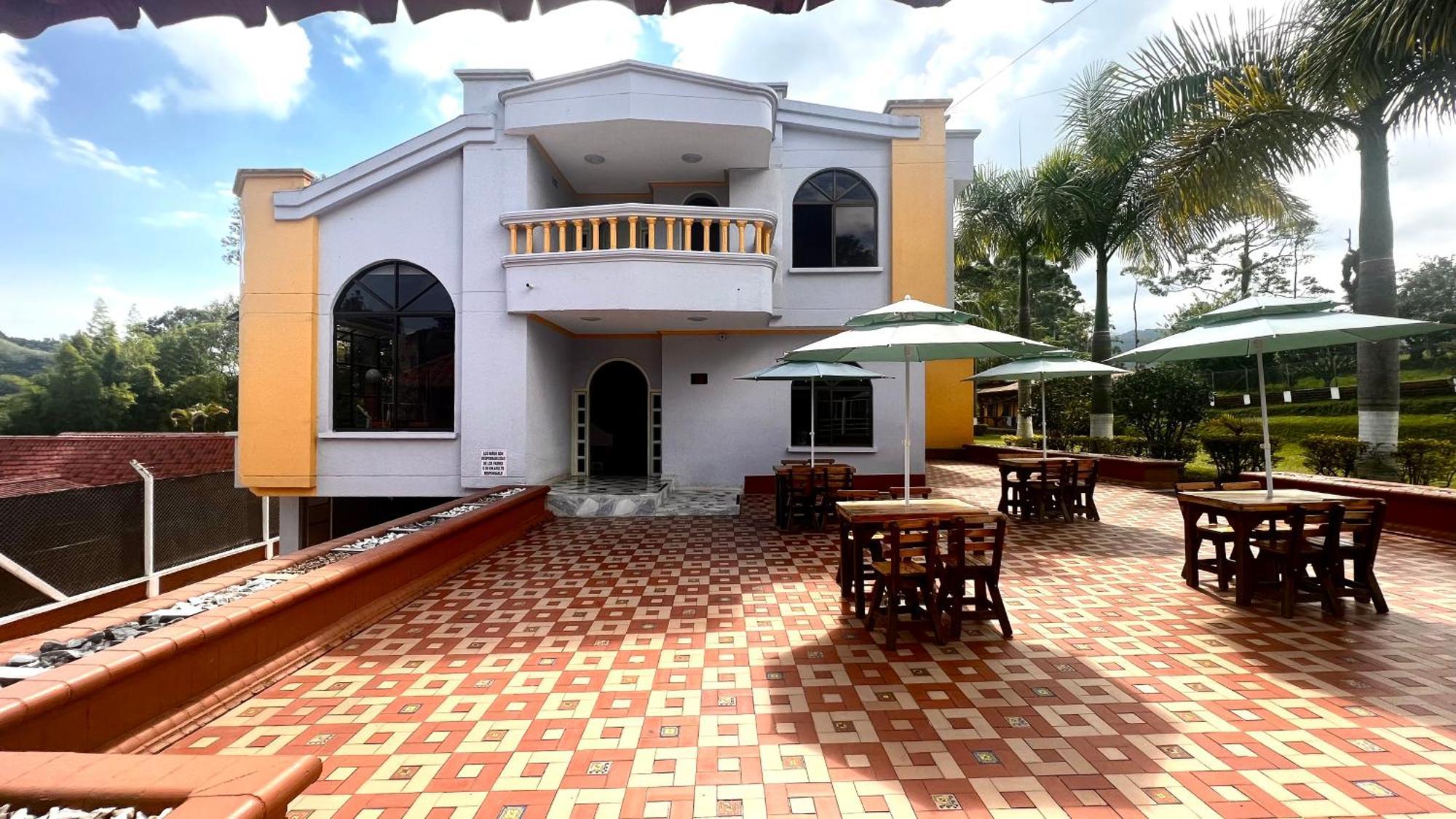 Hotel Casa Confort Santa Rosa de Cabal Bagian luar foto