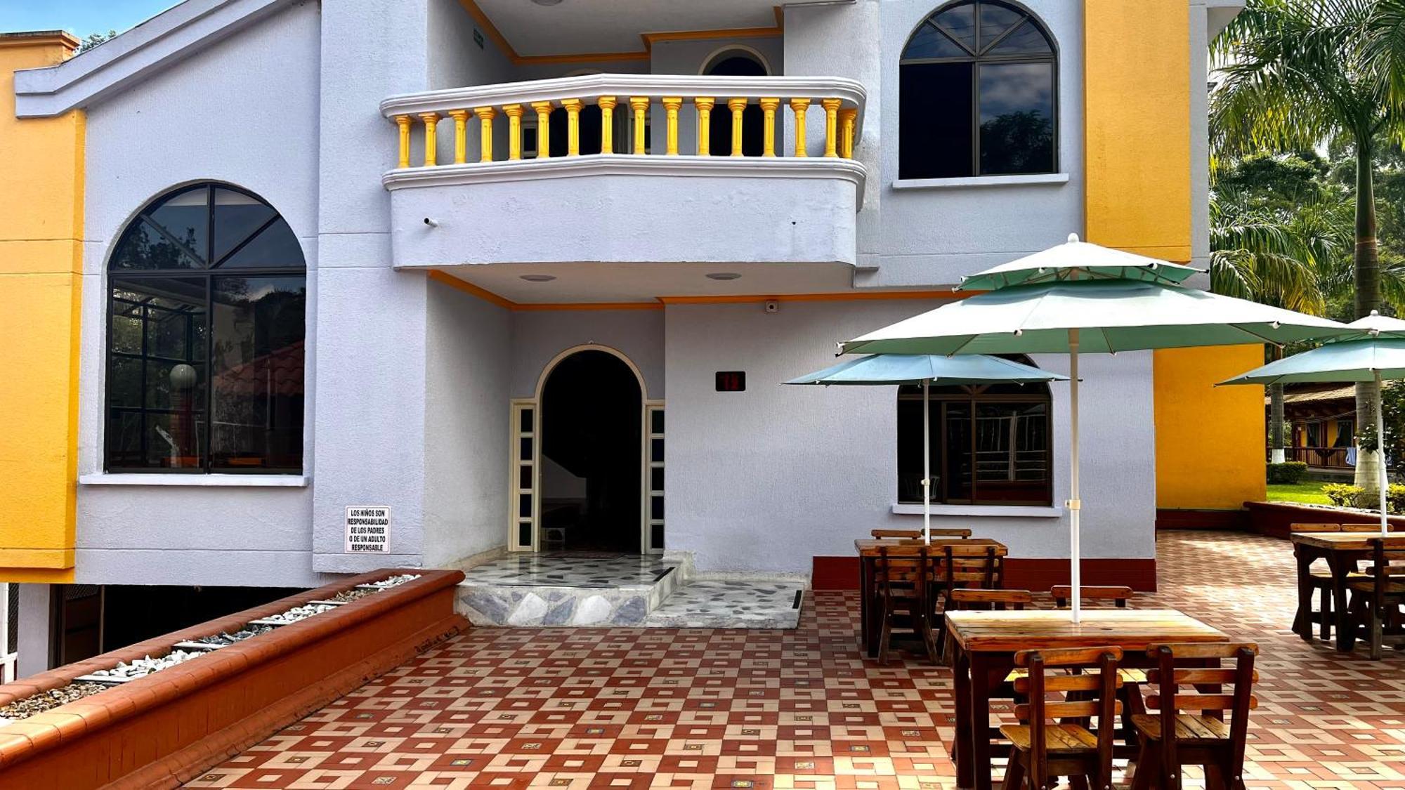 Hotel Casa Confort Santa Rosa de Cabal Bagian luar foto